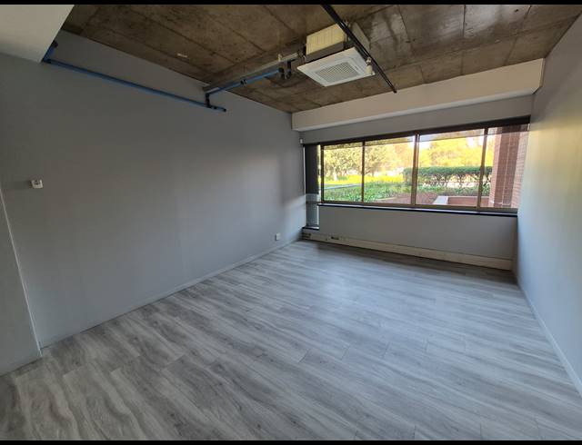 262M² OFFICE TO LET IN WOODMEAD